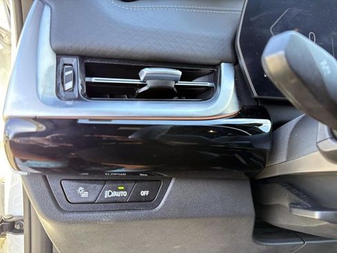 Used 2025 BMW X2 xDrive28i w/ Technology Package image 37