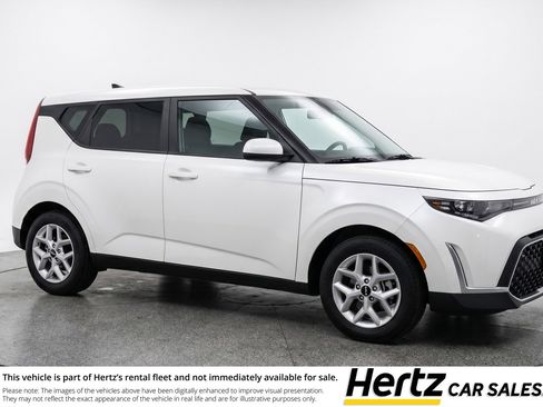Used 2025 Kia Soul LX w/ LX Technology Package FWD image 1