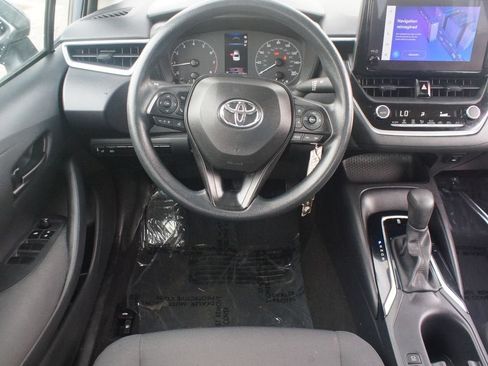 Used 2024 Toyota Corolla LE FWD image 5