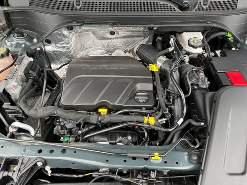 Used 2025 Chevrolet Trax LT image 31