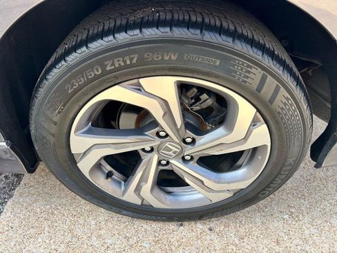 Used 2018 Honda Accord EX image 21