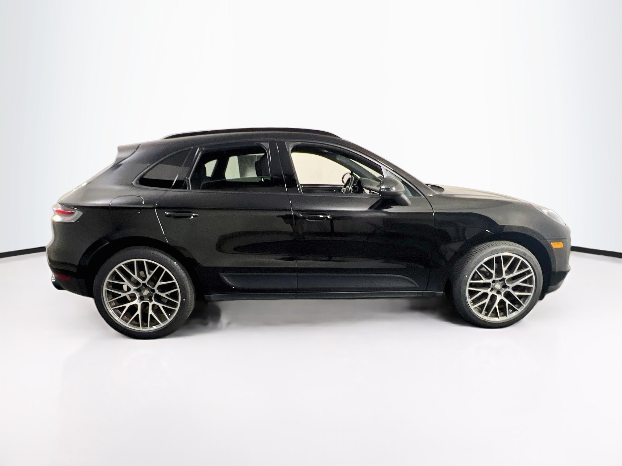 Used 2020 Porsche Macan AWD/4WD image 4