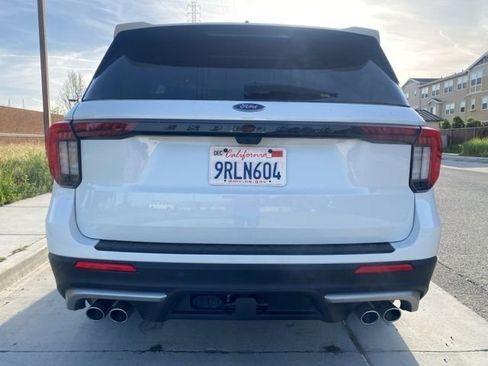 Used 2025 Ford Explorer Platinum w/ Ultimate Package image 10