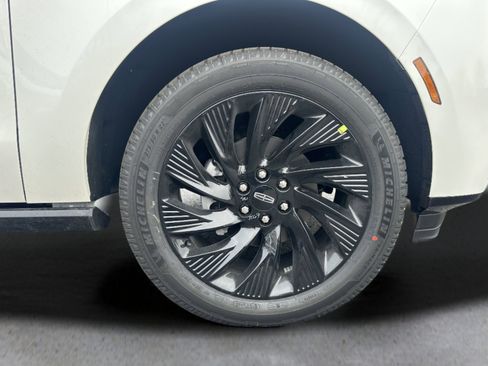 New 2026 Lincoln Navigator Reserve w/ Jet Appearance Package AWD/4WD image 8
