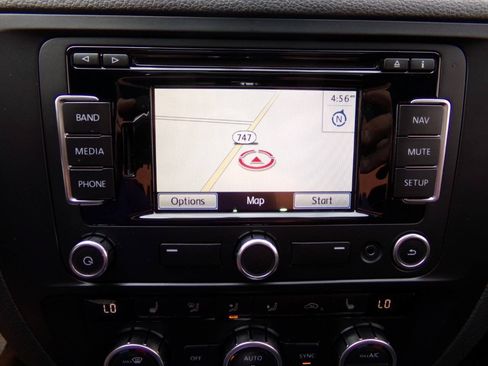 Used 2013 Volkswagen Jetta GLI Autobahn FWD image 59