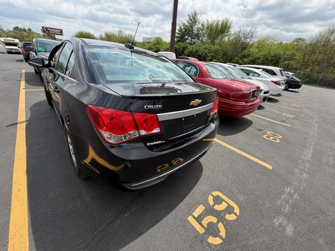 Used 2016 Chevrolet Cruze LT image 8