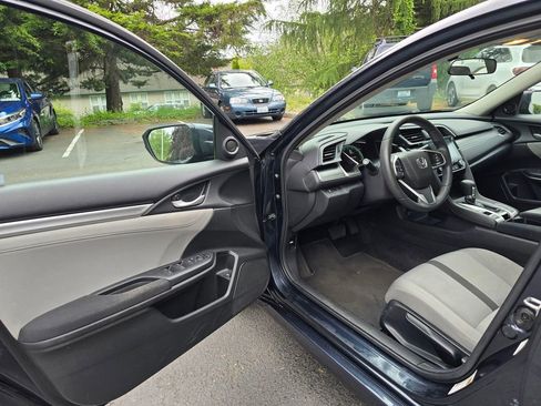 Used 2018 Honda Civic EX image 7
