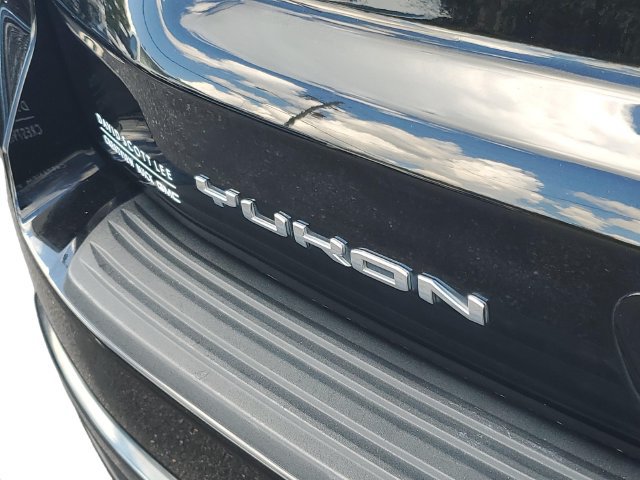 Used 2021 GMC Yukon AT4 w/ AT4 Premium Package AWD/4WD image 36