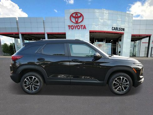 Used 2025 Chevrolet TrailBlazer LT AWD/4WD image 4