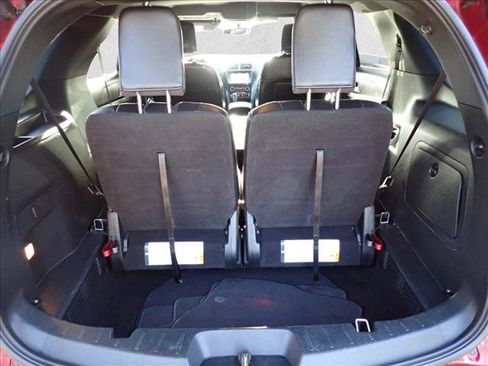 Used 2019 Ford Explorer XLT w/ Equipment Group 202A AWD/4WD image 8