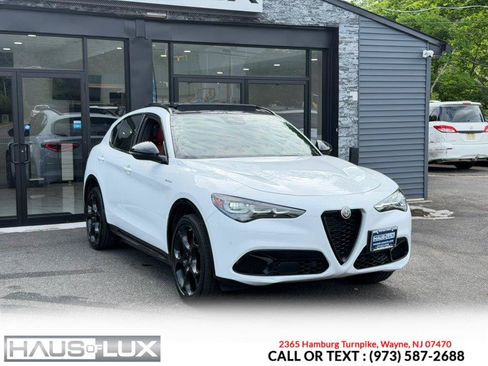 Used 2024 Alfa Romeo Stelvio Veloce AWD/4WD image 9