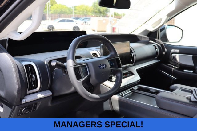Used 2025 Ford Expedition Max Active AWD/4WD image 17