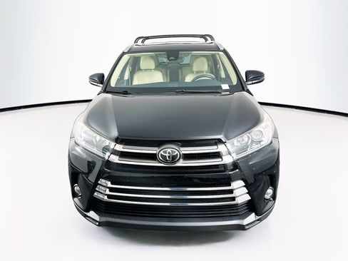 Used 2017 Toyota Highlander Limited image 2