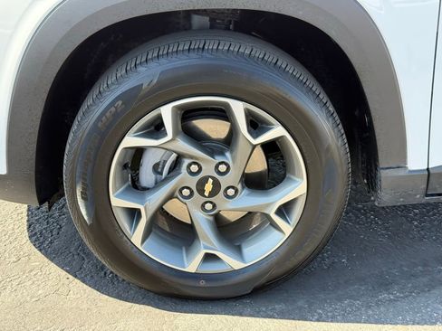 Used 2025 Chevrolet Trax LT image 10