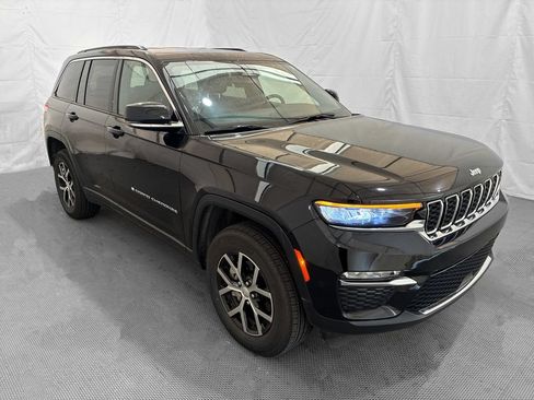 Used 2024 Jeep Grand Cherokee Limited AWD/4WD image 10