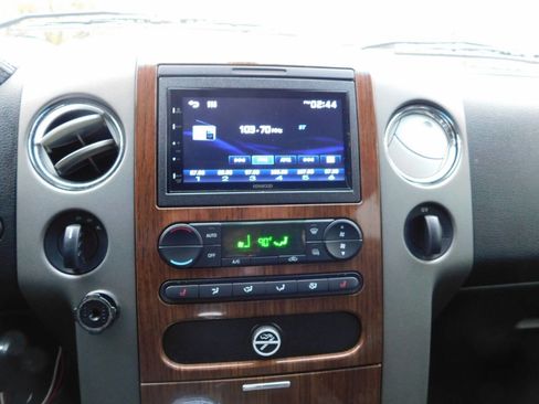 Used 2004 Ford F150 Lariat image 10