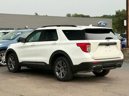 Certified 2023 Ford Explorer XLT w/ Equipment Group 202A AWD/4WD image 38