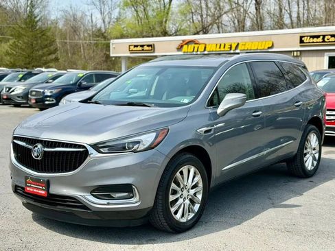 Used 2018 Buick Enclave Essence image 4