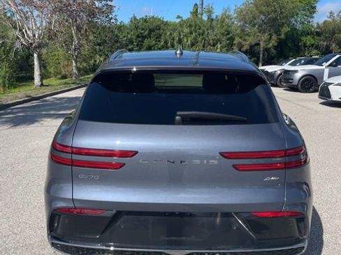 Used 2026 Genesis GV70 2.5T Advanced image 3