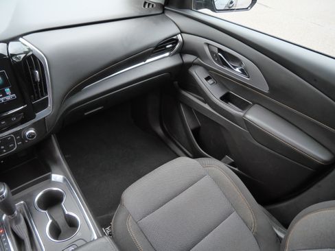 Used 2018 Chevrolet Traverse LT AWD/4WD image 11