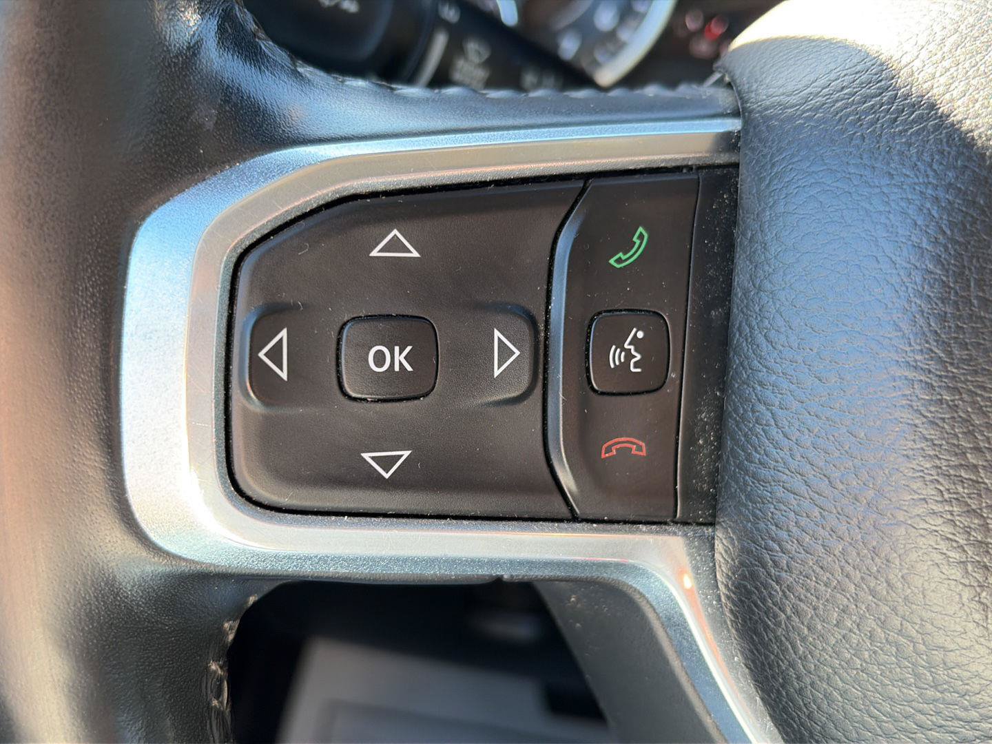 Used 2020 RAM 1500 Laramie AWD/4WD image 32