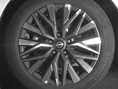 Used 2025 Nissan Altima 2.5 SV FWD image 12