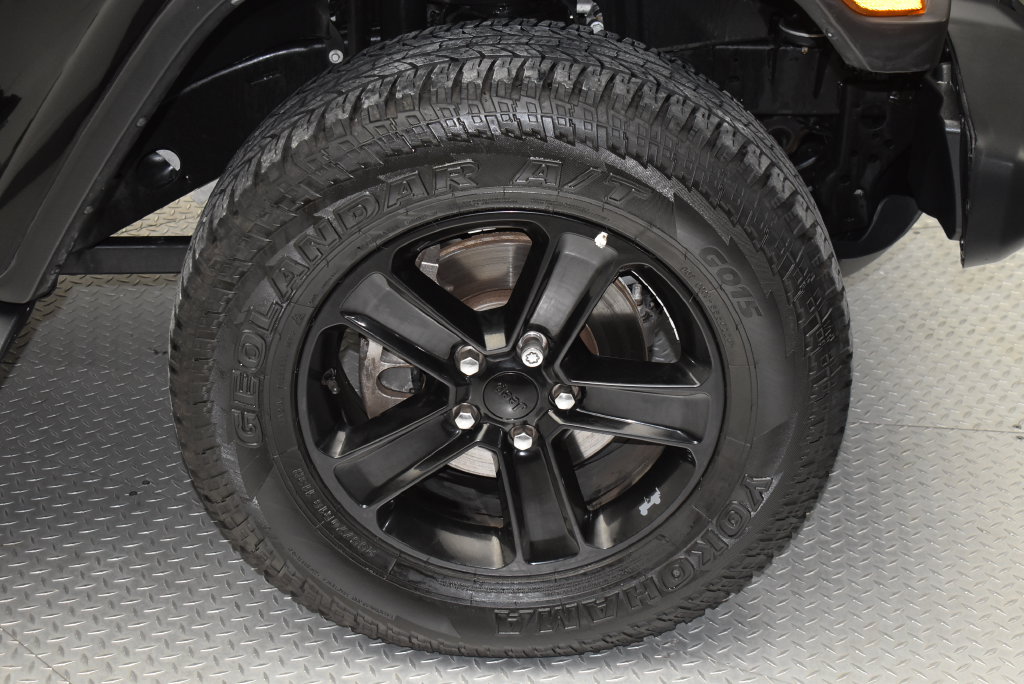 Used 2021 Jeep Wrangler Unlimited Sahara AWD/4WD image 33