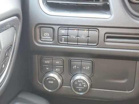 Used 2024 GMC Yukon SLE AWD/4WD image 19
