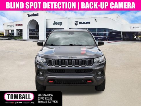 Used 2024 Jeep Compass Trailhawk AWD/4WD image 2