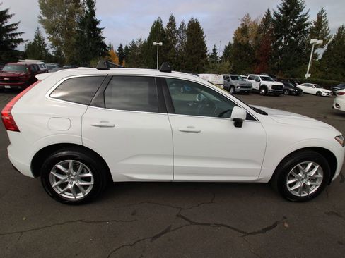 Used 2020 Volvo XC60 T5 Momentum image 6