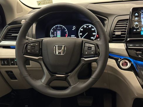New 2026 Honda Odyssey Touring image 15