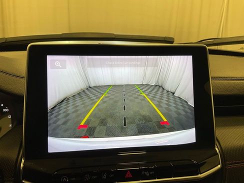 Used 2024 Jeep Compass Trailhawk image 10