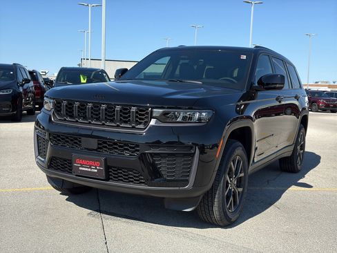 New 2026 Jeep Grand Cherokee L 4WD image 2