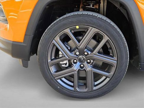 New 2026 Jeep Compass Latitude image 10