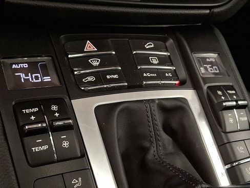 Used 2021 Porsche Macan Turbo image 11