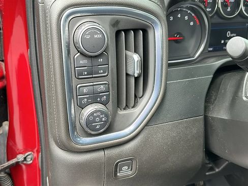 Used 2022 Chevrolet Silverado 1500 LT Trail Boss w/ Safety Package AWD/4WD image 18