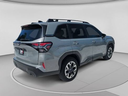 Used 2025 Subaru Forester Premium AWD/4WD image 5