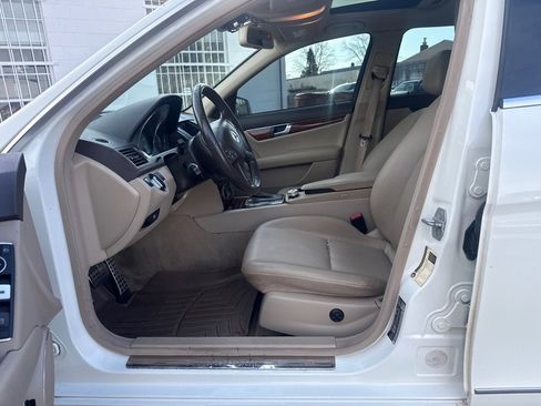 Used 2011 Mercedes-Benz C 300 4MATIC Sedan image 10