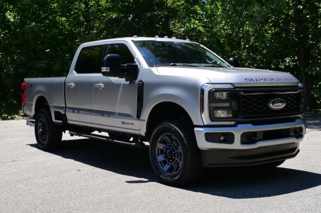 Used 2024 Ford F250 Lariat w/ Sport Appearance Package AWD/4WD image 4