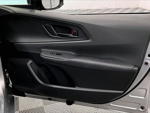 Used 2024 Toyota Prius LE image 18