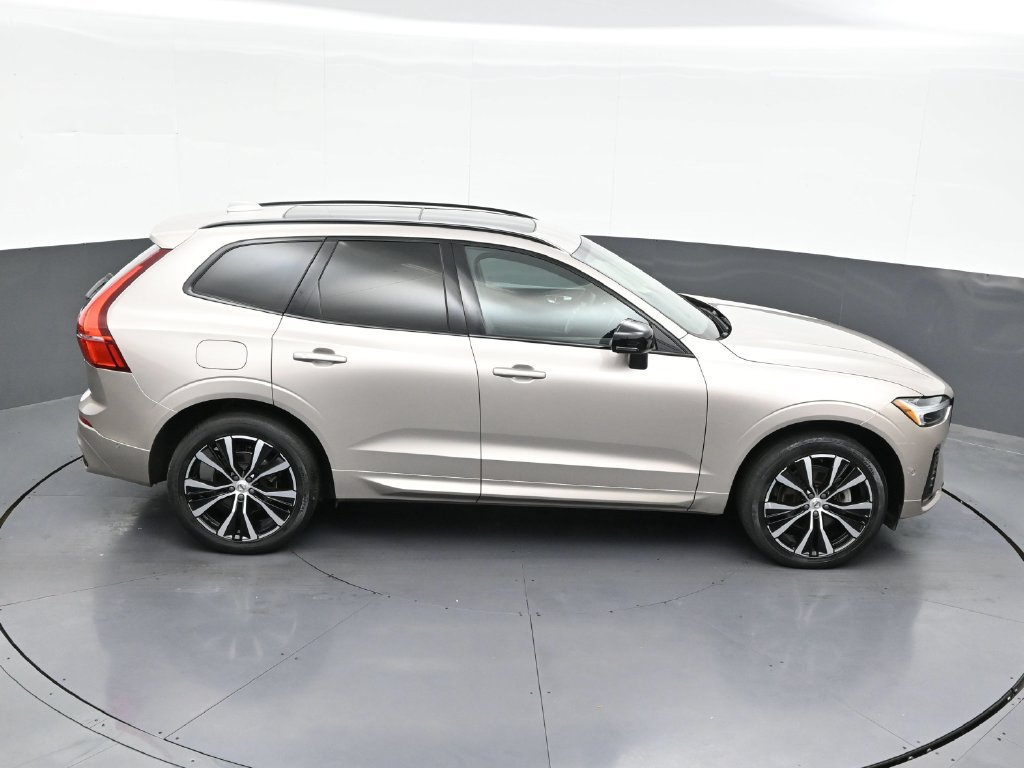 Certified 2024 Volvo XC60 B5 Plus AWD/4WD image 26