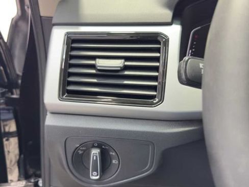 Used 2022 Volkswagen Atlas SE w/ Black Wheel Package FWD image 26