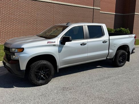 Used 2021 Chevrolet Silverado 1500 Custom Trail Boss w/ LPO, Dark Essentials Package AWD/4WD image 3