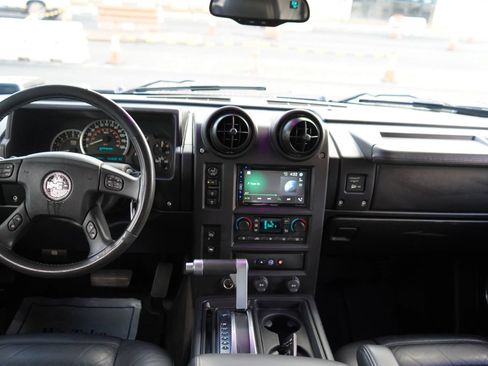 Used 2005 HUMMER H2 SUT w/ Preferred Equipment Group AWD/4WD image 19
