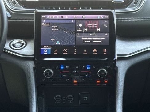 Used 2021 Jeep Grand Cherokee L Overland w/ Luxury Tech Group IV AWD/4WD image 17