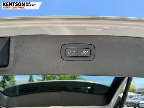 Used 2025 Volvo XC90 B6 Plus AWD/4WD image 34