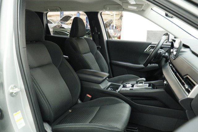 Used 2023 Mitsubishi Outlander ES FWD image 23