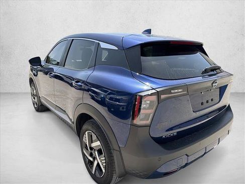 Used 2025 Nissan Kicks SV FWD image 3