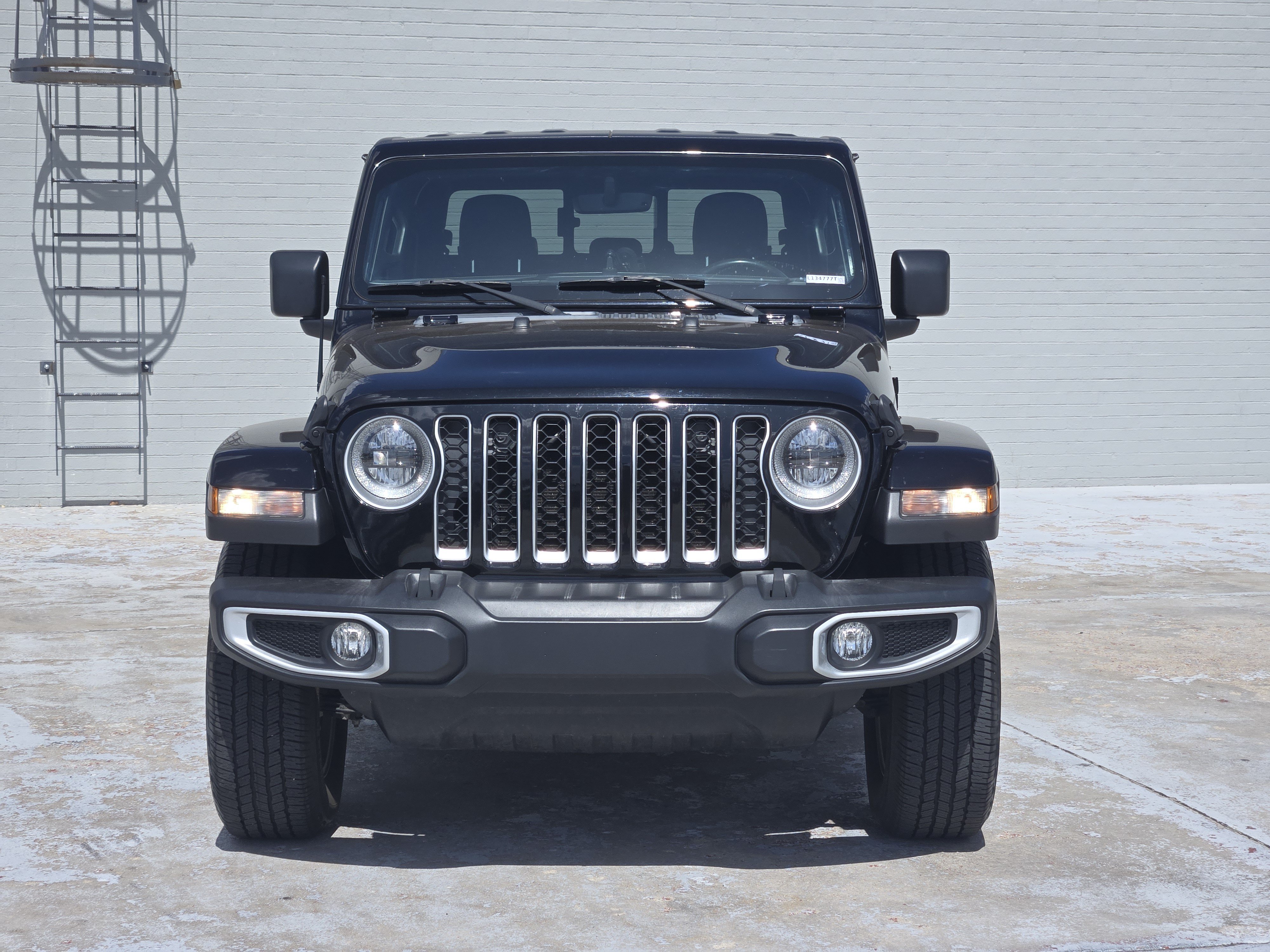 Used 2022 Jeep Gladiator Overland w/ Popular Equipment Package AWD/4WD image 3