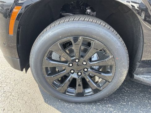 New 2025 Chevrolet Suburban Premier image 10